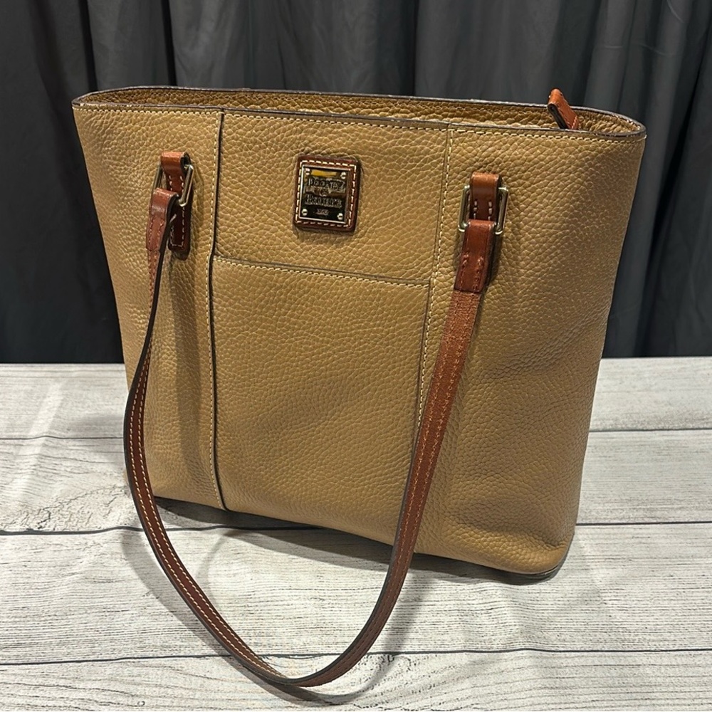Women’s Dooney & Bourke Handbag